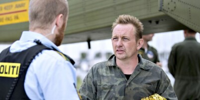 image: Fengselsbetjenten er ferdig i jobben. Hun kom for tett på Peter Madsen